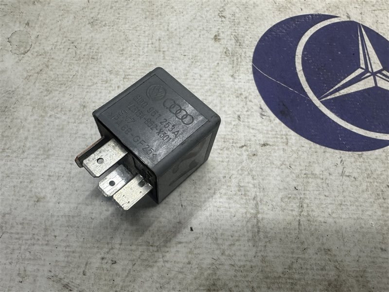 Реле A6 2006 C6 AUK