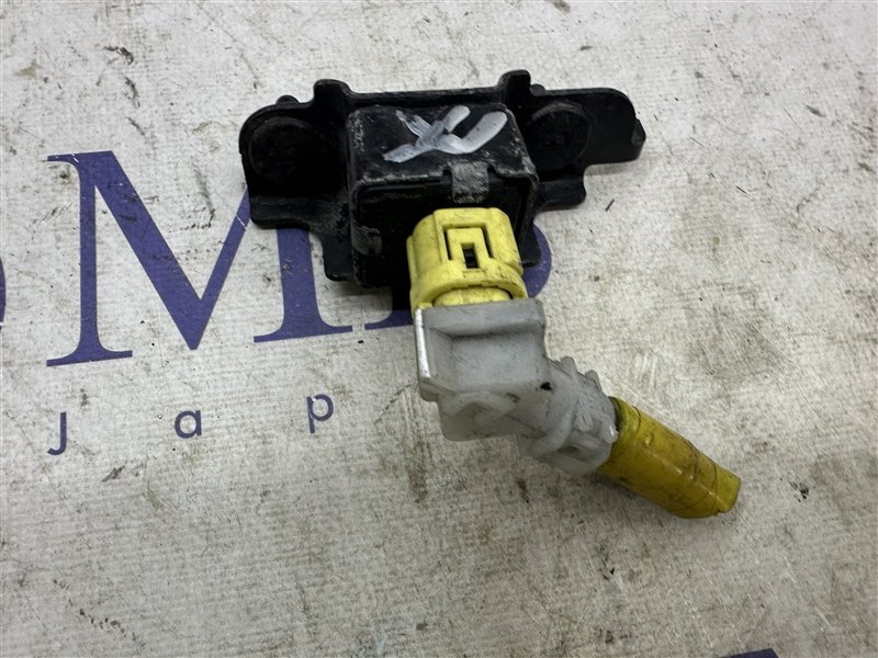 Датчик airbag Subaru Forester SG5 EJ205 (2.0L EMPI DOHC turbo) Датчик airbag Subaru Forester SG5 EJ205 (2.0L EMPI DOHC turbo)