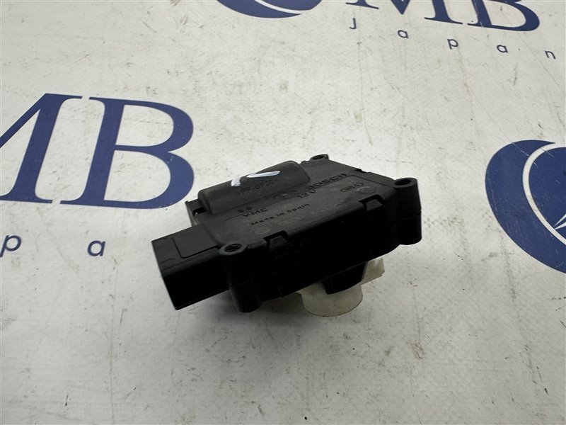 Сервопривод заслонок печки A6 2005 C6 BDW Сервопривод заслонок печки A6 2005 C6 BDW
