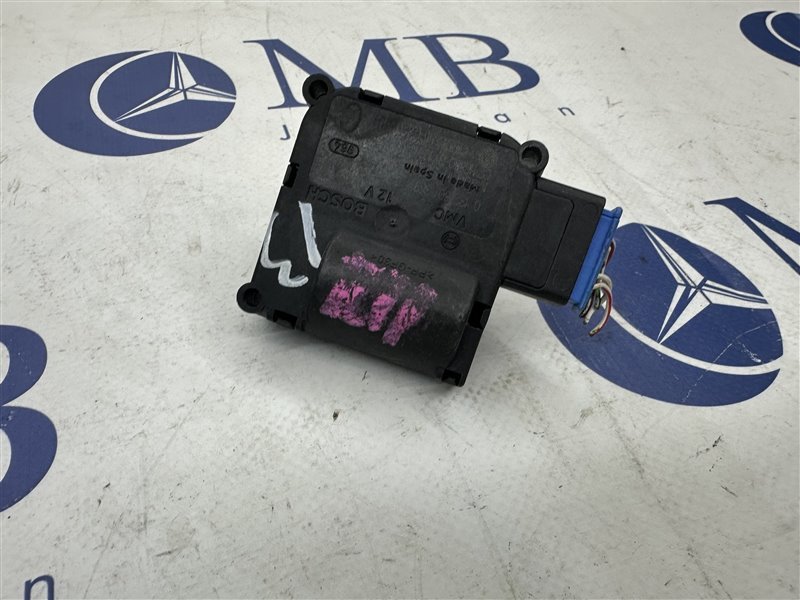 Сервопривод заслонок печки A6 2005 C6 BDW