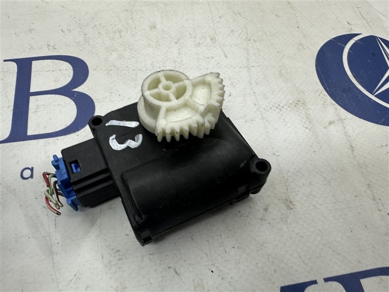 Сервопривод заслонок печки A6 2005 C6 BDW