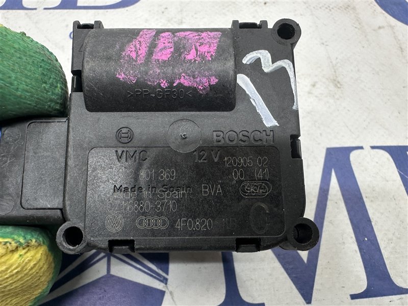 Сервопривод заслонок печки A6 2005 C6 BDW