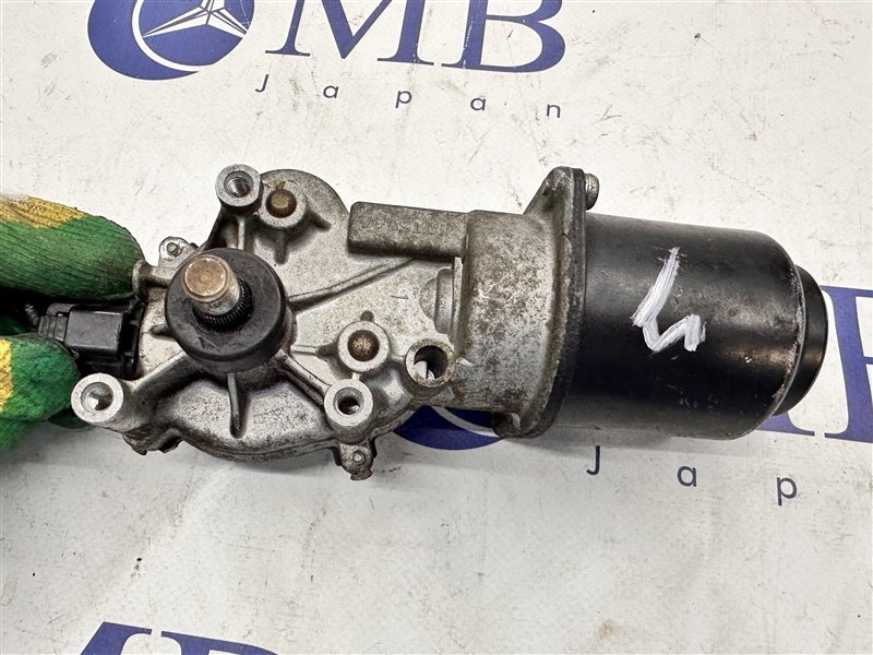 Мотор дворников передний Forester 2004 SG5 EJ205 (2.0L EMPI DOHC turbo) Мотор дворников передний Forester 2004 SG5 EJ205 (2.0L EMPI DOHC turbo)