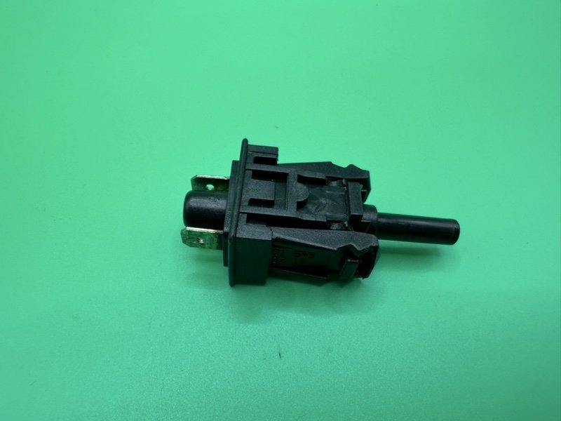Концевик стояночного тормоза Mercedes-Benz M-Class W164 2006 W164 272.967 A0015458714 контрактная