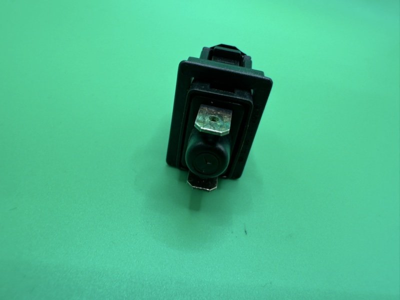 Концевик стояночного тормоза M-Class W164 2006 W164 272.967