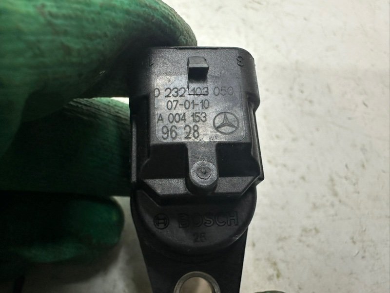 Датчик положения распредвала E-Class W211 2008 W211 272.922 Датчик положения распредвала E-Class W211 2008 W211 272.922