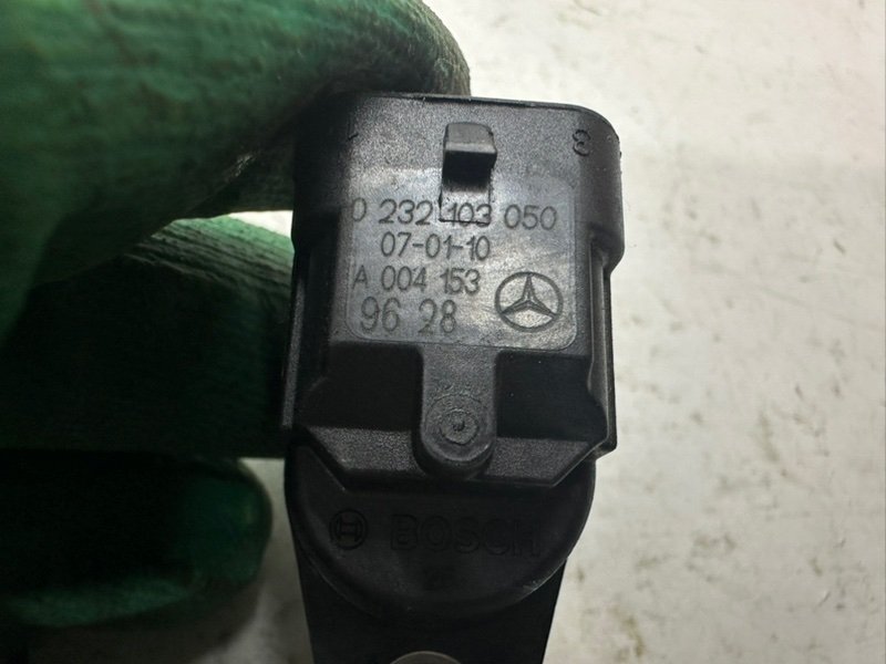 Датчик положения распредвала E-Class W211 2008 W211 272.922 Датчик положения распредвала E-Class W211 2008 W211 272.922