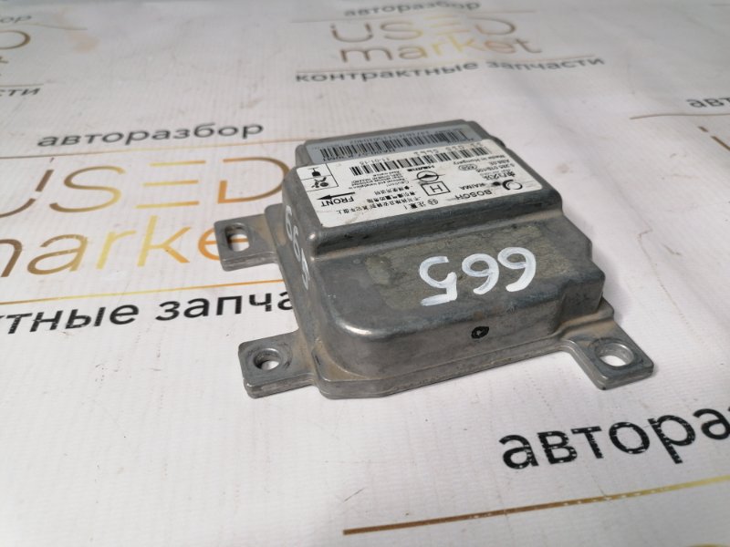 Блок управления AirBag 3 2013 седан 1. 8 HM483QA