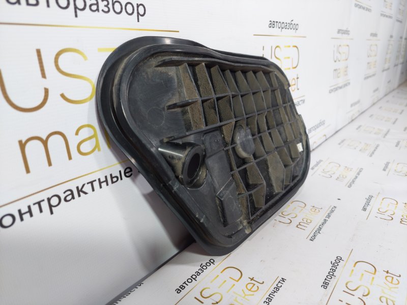 Заглушка двери передняя правая Rapid 2014 1.6 CFN Заглушка двери передняя правая Rapid 2014 1.6 CFN