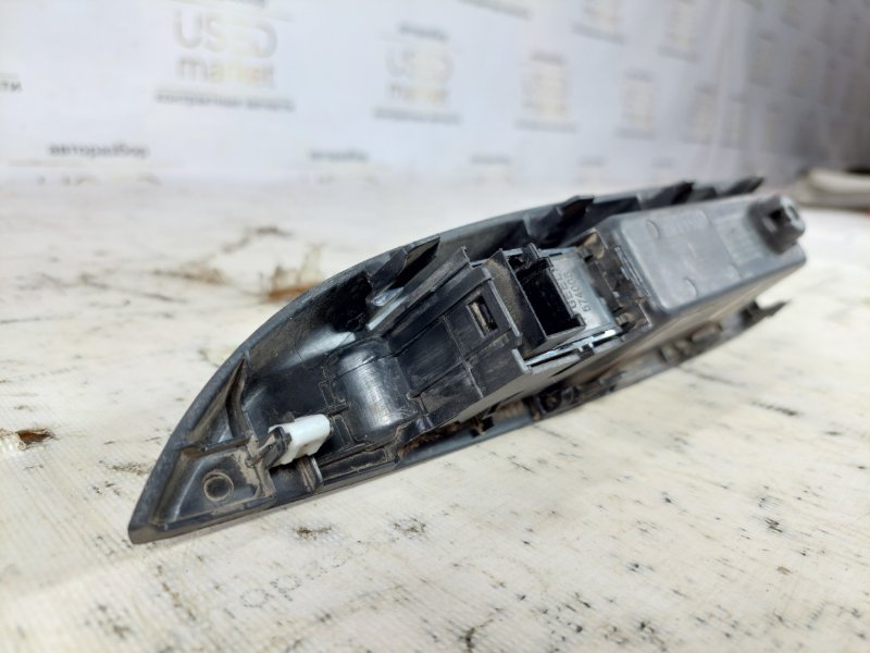 Кнопка стеклоподъемника задняя правая GC6 2013 1.5 MR479QN Кнопка стеклоподъемника задняя правая GC6 2013 1.5 MR479QN