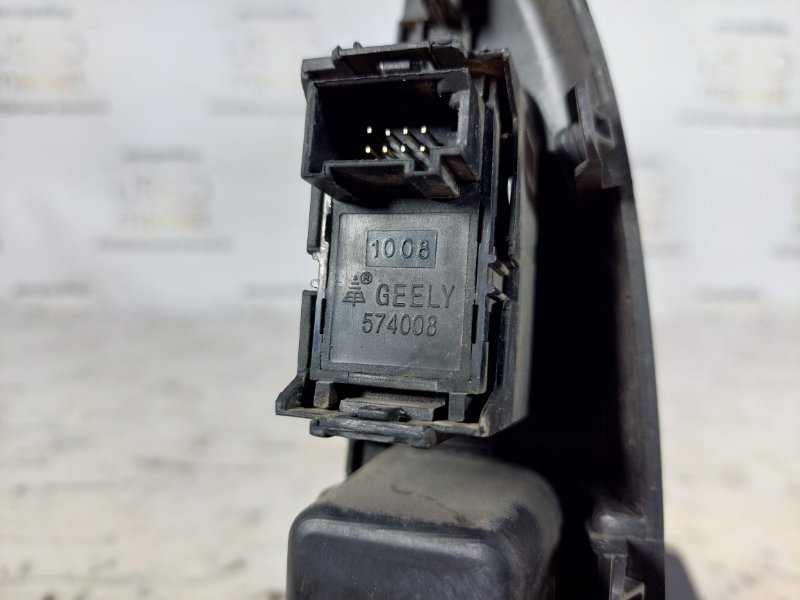 Кнопка стеклоподъемника задняя правая GC6 2013 1.5 MR479QN Кнопка стеклоподъемника задняя правая GC6 2013 1.5 MR479QN