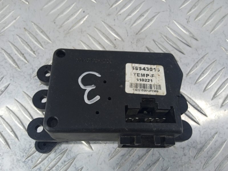 Запчасть моторчик заслонки печки Haima 3 2013 седан 1. 8 HM483QA 56843016 Б/У Моторчик заслонки печки Haima 3 2013 седан 1. 8 HM483QA 56843016 Б/У