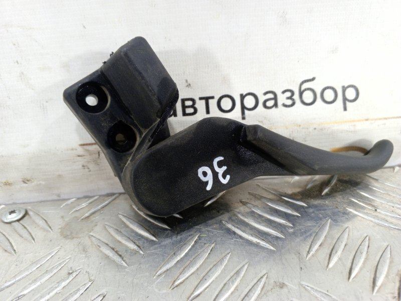 Ручка открывания капота Passat 1999 B5 2.3 AGZ Ручка открывания капота Passat 1999 B5 2.3 AGZ