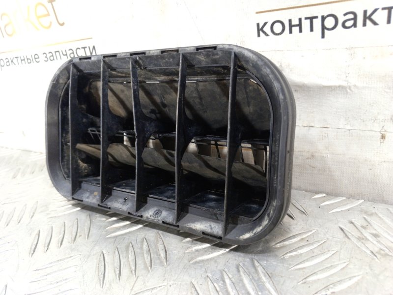 Воздуховод задний правый Volkswagen Passat B5 2.3 AGZ Воздуховод задний правый Volkswagen Passat B5 2.3 AGZ
