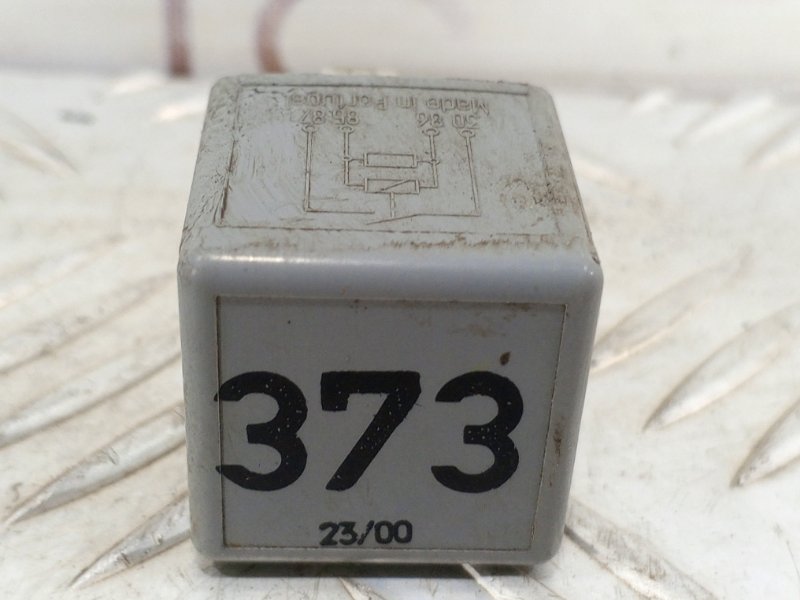 Реле Passat 1999 B5 2.3 AGZ