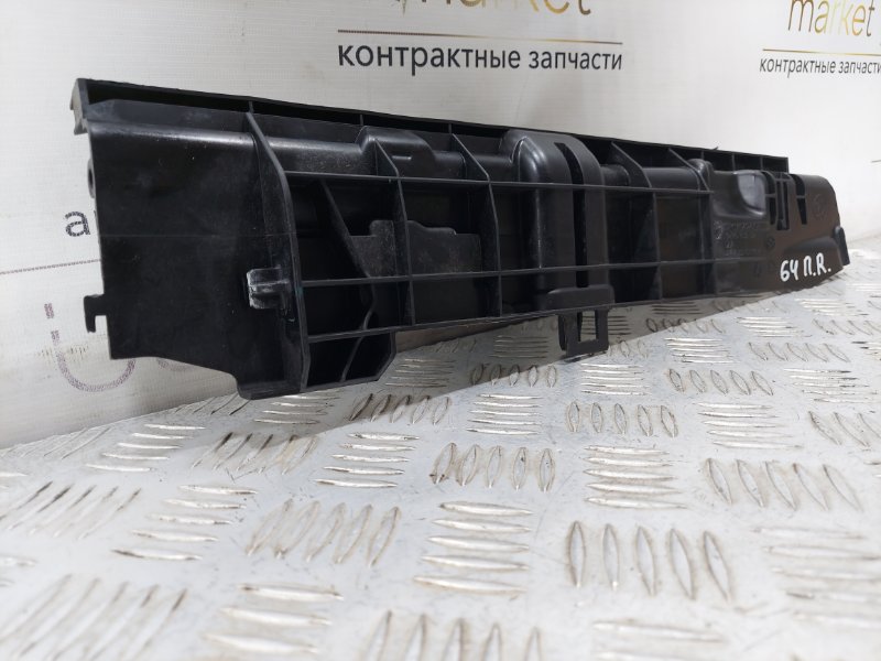 Кронштейн решетки радиатора передний правый 3 2007 E90 2.5 N52B25AE