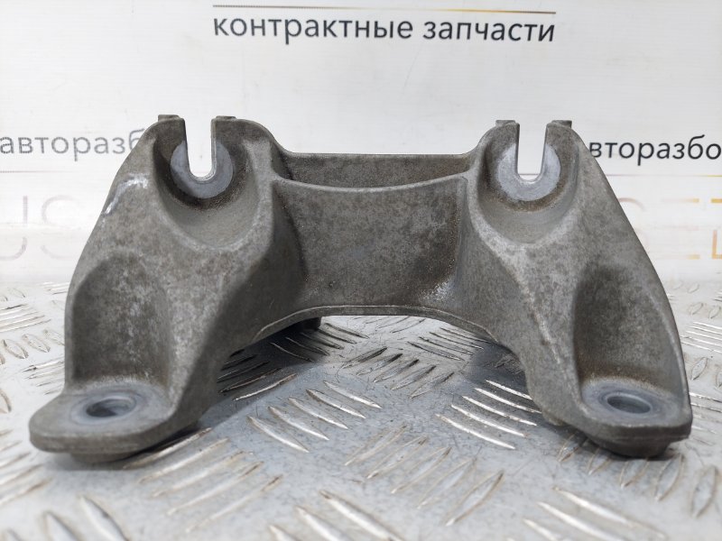 Кронштейн КПП 3 2008 E92 2.0 N46B20 Кронштейн КПП 3 2008 E92 2.0 N46B20