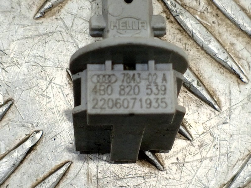Датчик температуры воздуха в салоне Q7 2009 4L 3.0 BUG