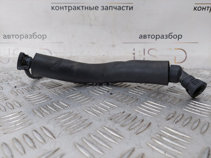 Трубка картерных газов передняя левая 3 2007 E90 2.5 N52B25AE Трубка картерных газов передняя левая 3 2007 E90 2.5 N52B25AE