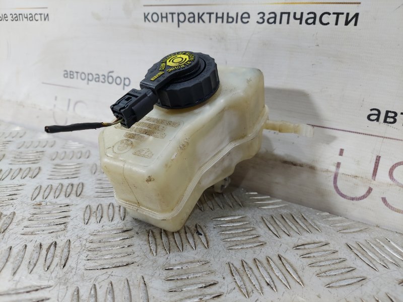 Бачок для тормозной жидкости BMW 3 E90 2.5 N52B25AE