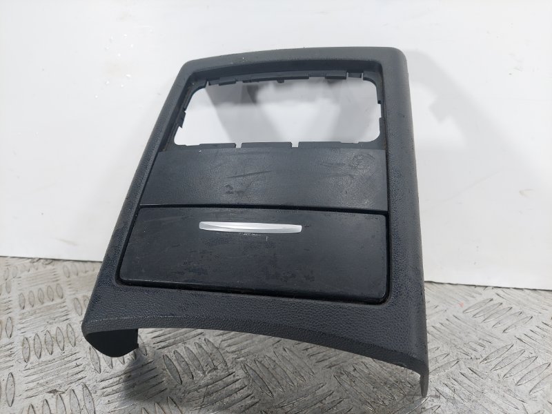 Пепельница BMW 3 E90 2.5 N52B25AE Пепельница BMW 3 E90 2.5 N52B25AE