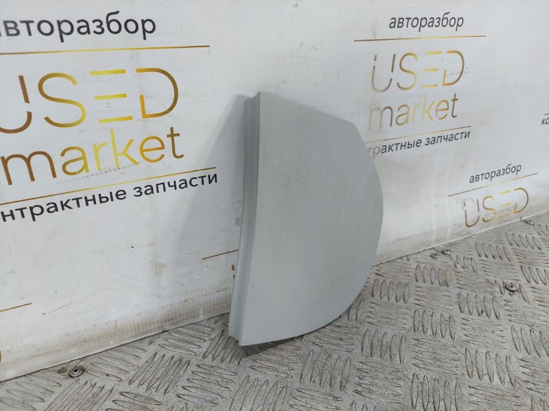 Накладка торпедо передняя правая Roomster 2007 1.4 BXW