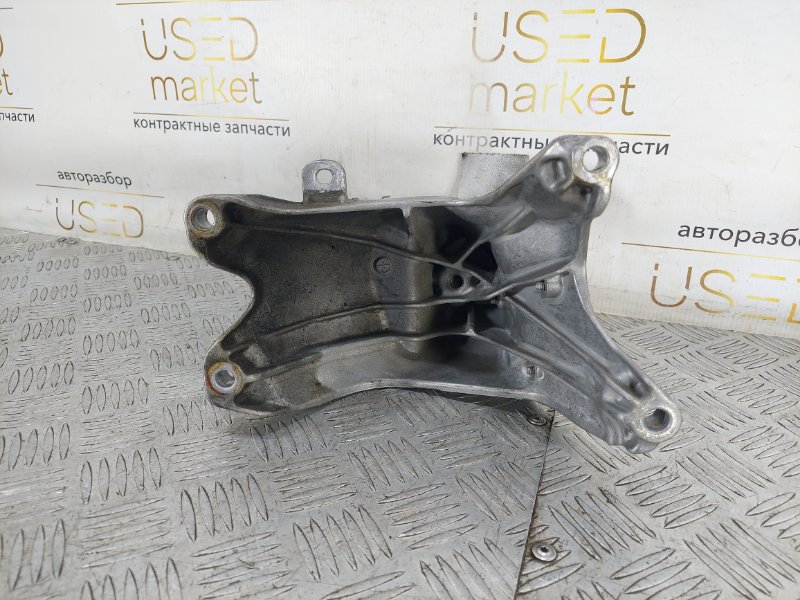 Кронштейн двигателя передний правый Q5 2014 8R 2.0 CNC Кронштейн двигателя передний правый Q5 2014 8R 2.0 CNC