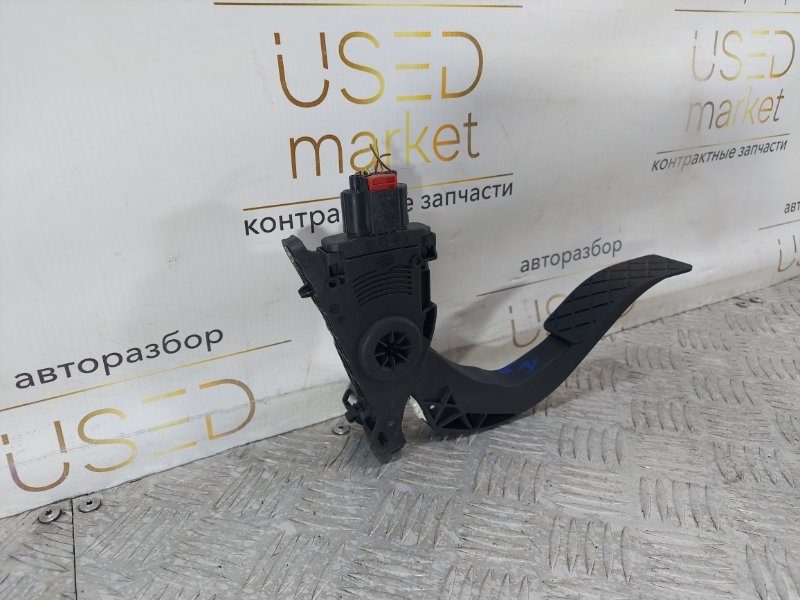 Педаль газа Q5 2013 8R 2.0 CNC