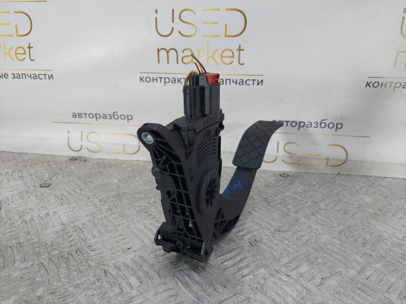 Педаль газа Q5 2013 8R 2.0 CNC