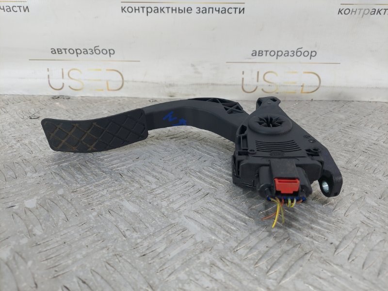 Педаль газа Q5 2013 8R 2.0 CNC