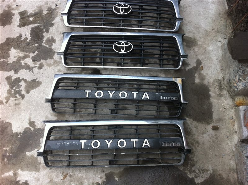 Решетка радиатора Toyota Land Cruiser 80