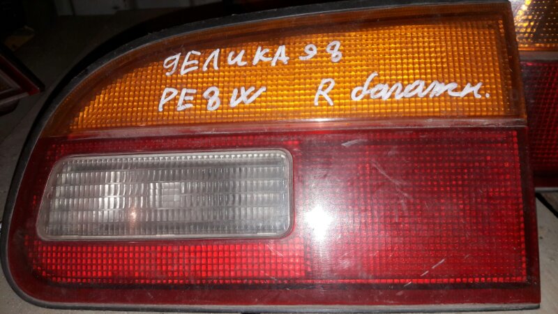 Стоп Mitsubishi Delica PD6W, PD4, PE8W 6G72 2001 задний правый