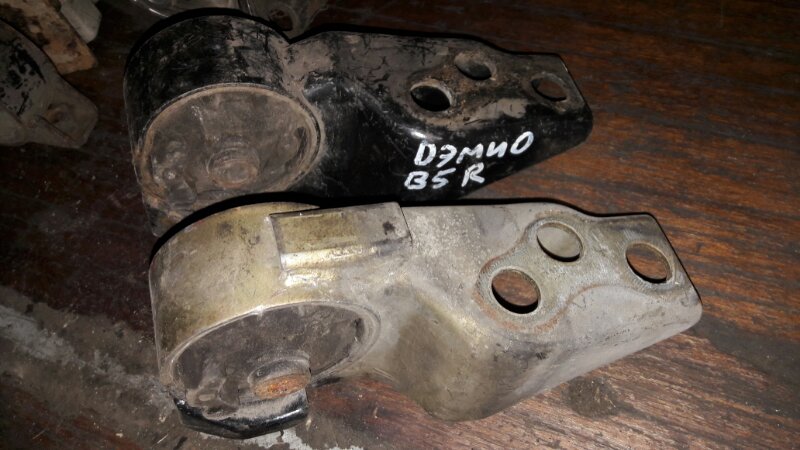 Подушка двигателя Mazda Demio DW3W B3 2001