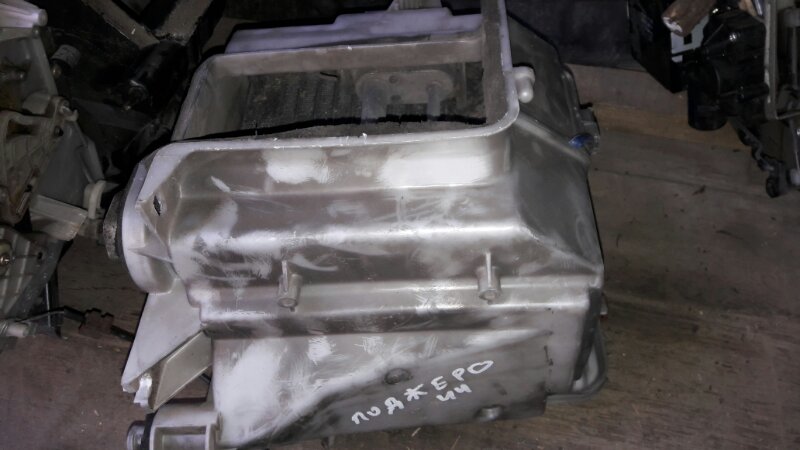 Корпус печки Mitsubishi Pajero V44, V46, V27 4D56 1994