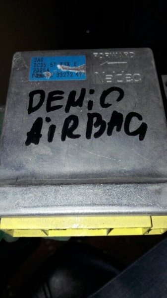 Блок управления airbag Mazda Demio DW3W B3 2001