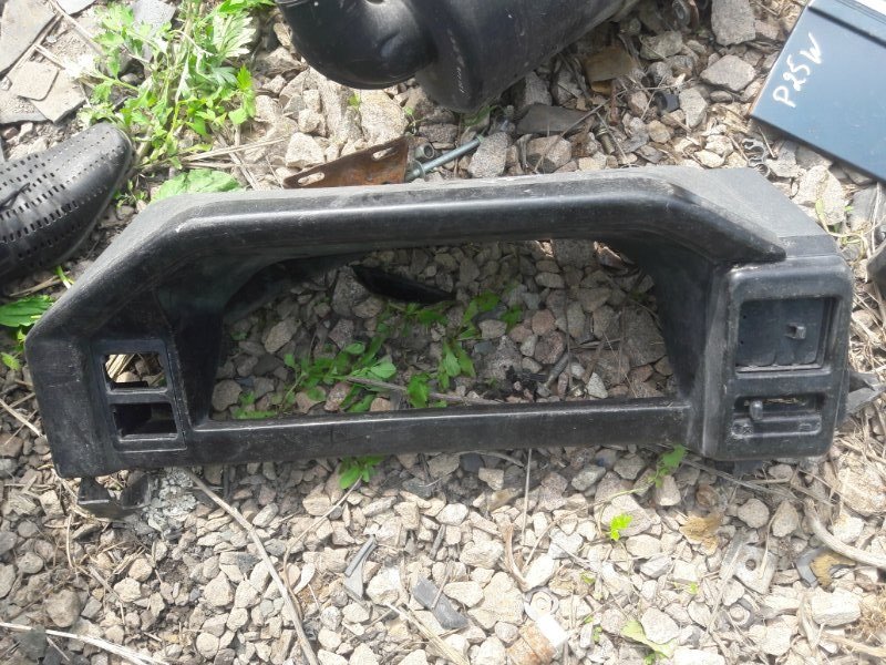 Консоль щитка приборов Mitsubishi Delica P35W, P25W 4D56 1993