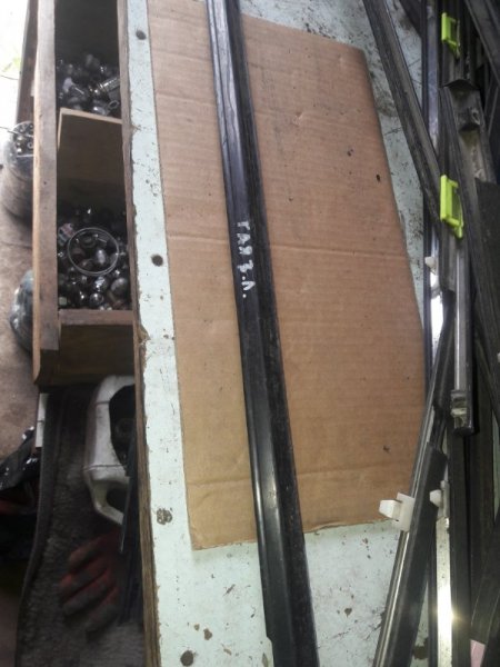 Молдинг стекла Toyota Gaia SXM15G, CXM10G, ACM10G, ACM15G, SXM10 3SFE 2000 левый