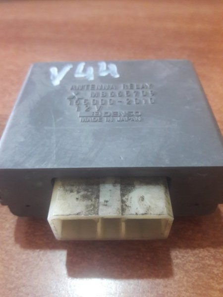 Блок управления антенны Mitsubishi Pajero V44, V46, V27 4D56 1994
