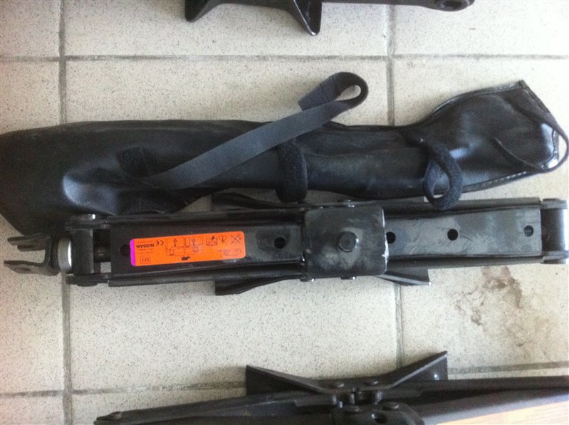 Домкрат Infiniti Qx56 62 Домкрат Infiniti Qx56 62