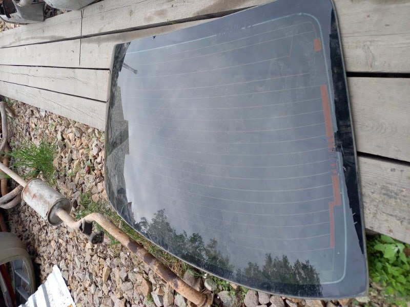 Стекло заднее Nissan Sunny FB15, FNB15 QG15DE, QG13DE 2001
