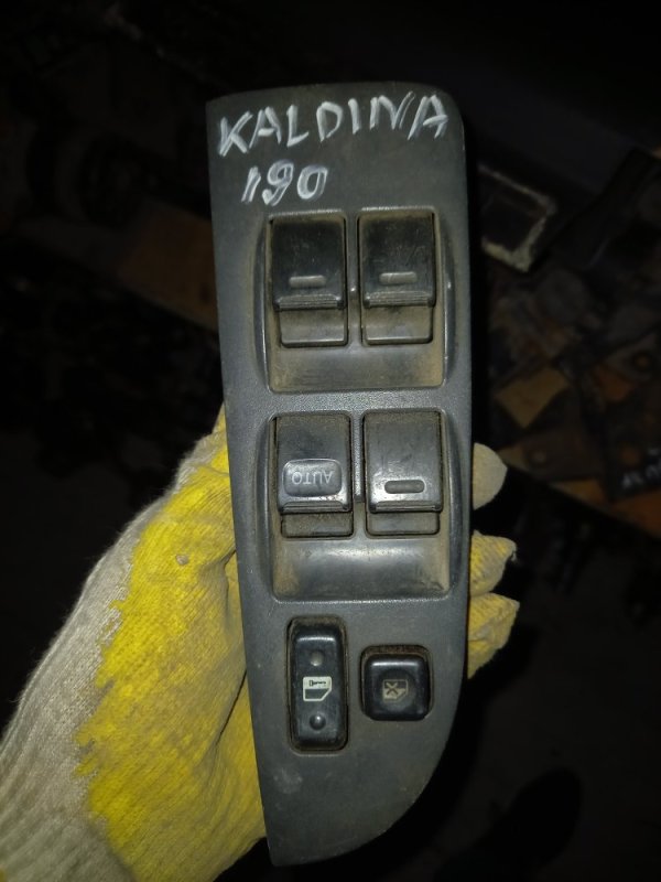 Блок управления стеклами Toyota Caldina ST210, ST190 3SFE передний правый