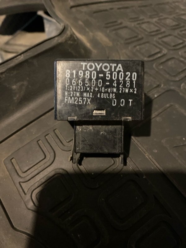 Реле поворота Toyota Land Cruiser Prado 1KD 2000