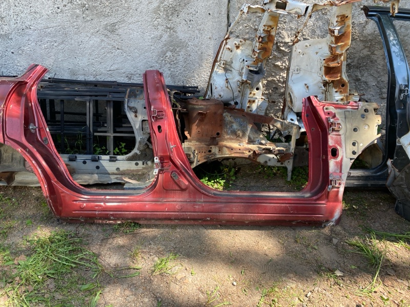 Порог кузовной Mazda CX7 правый (б/у)