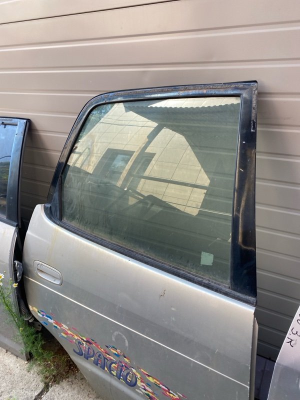 Стекло двери Toyota Corolla Spacio NZE121 2002 заднее правое (б/у)