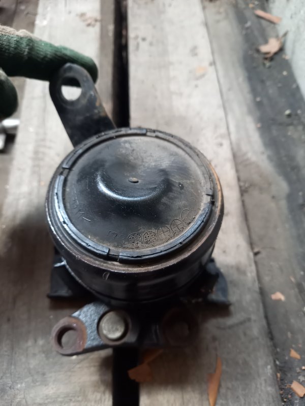 Подушка двигателя Toyota RAV 4 ACA20 2AZFE 2003 (б/у)