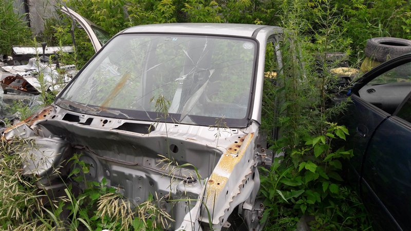 Автомобиль Nissan Cube AZ10 CG10 2000 года в разбор