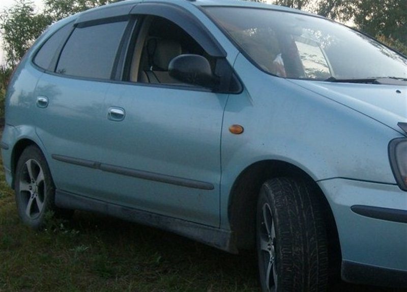 Автомобиль Nissan Tino V10 QG18DE 2003  года в разбор