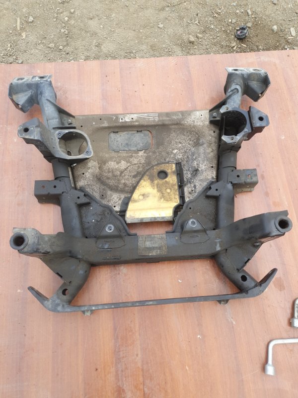 Балка под двс Bmw X3 E83 N52B25 2006