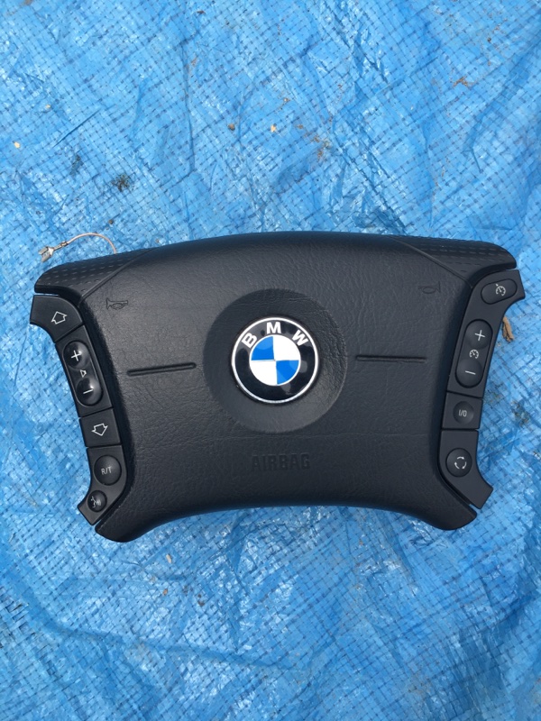 Airbag на руль Bmw X5 E53 N62B44 2005