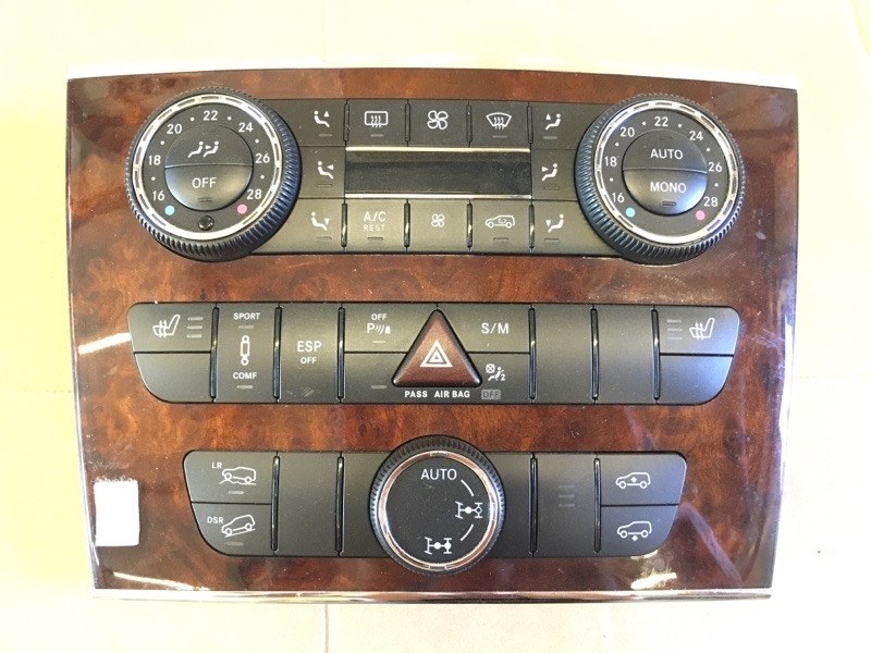Консоль приборов Mercedes Benz Ml 500 W164.175 113.964 2005